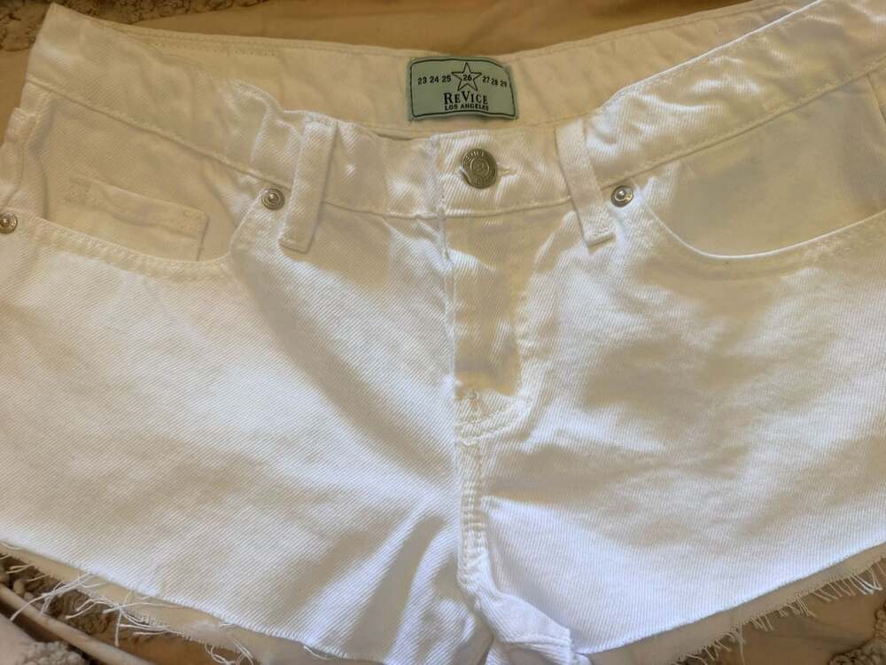 Revice Los Angeles Denim Shorts Size 26 White Cut Off Raw Hem